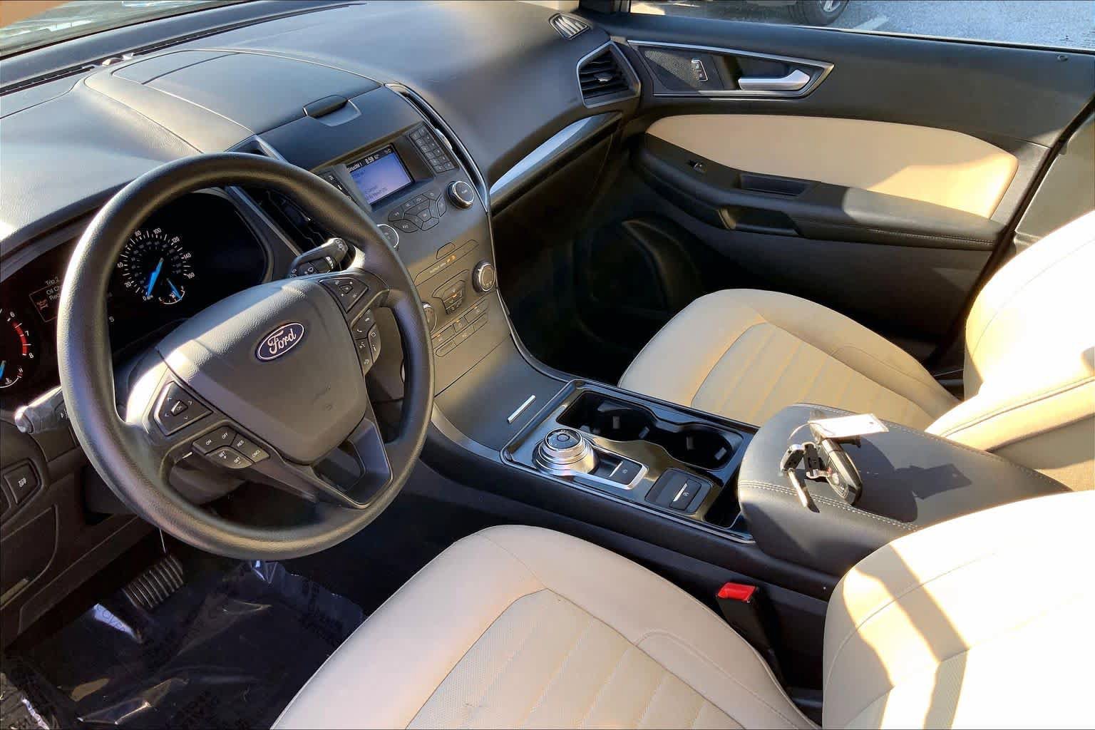 Certified 2019 Ford Edge SE FWD image 16
