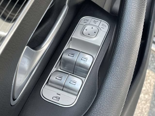 Used 2024 Mercedes-Benz GLS 580 4MATIC image 16