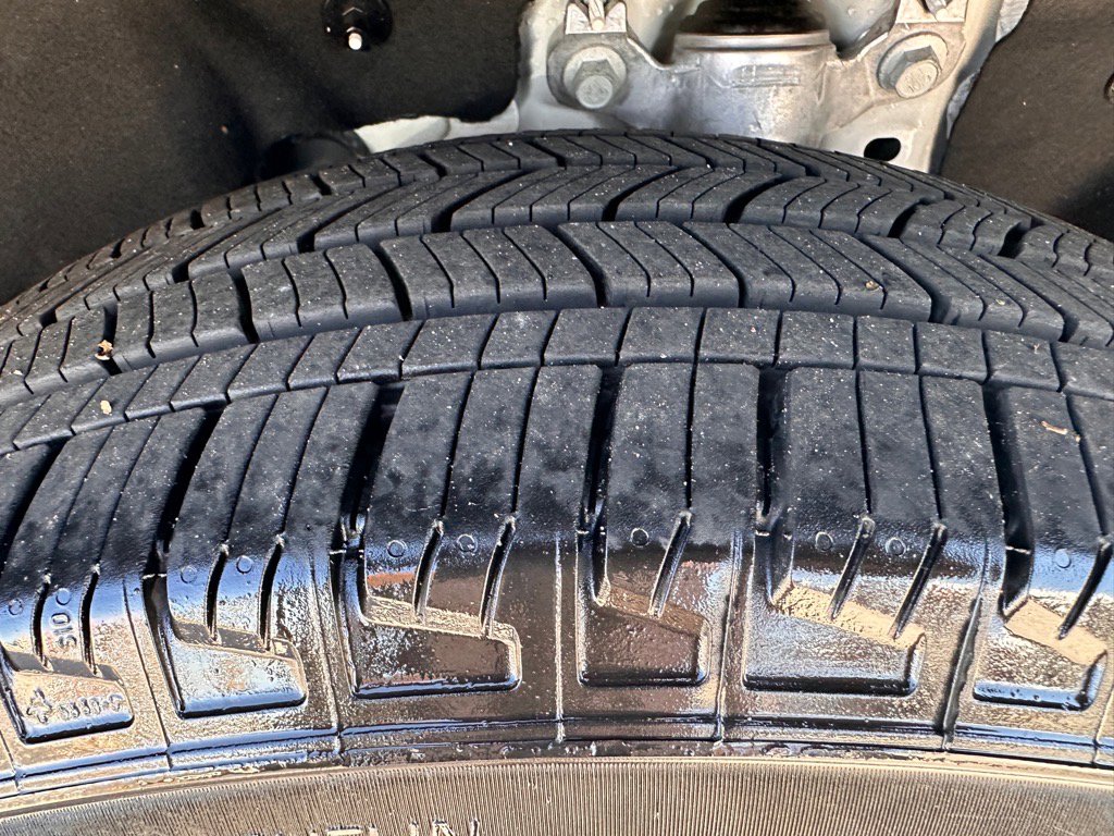 Certified 2025 Ford Explorer ST-Line image 28