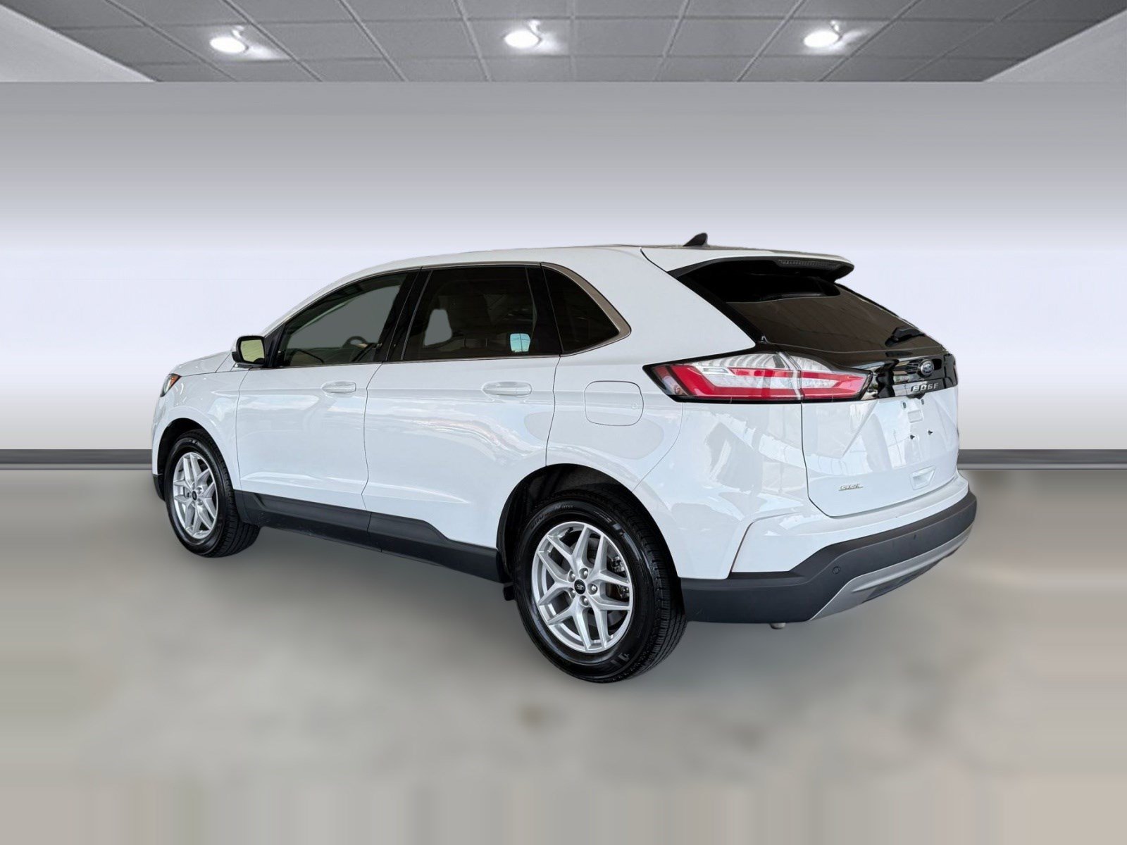 Certified 2024 Ford Edge SEL AWD/4WD image 3