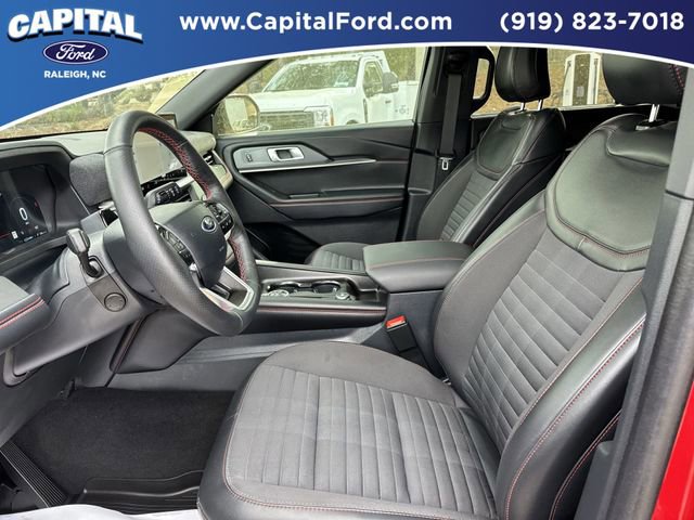 Certified 2025 Ford Explorer ST-Line w/ Premium Package AWD/4WD image 23
