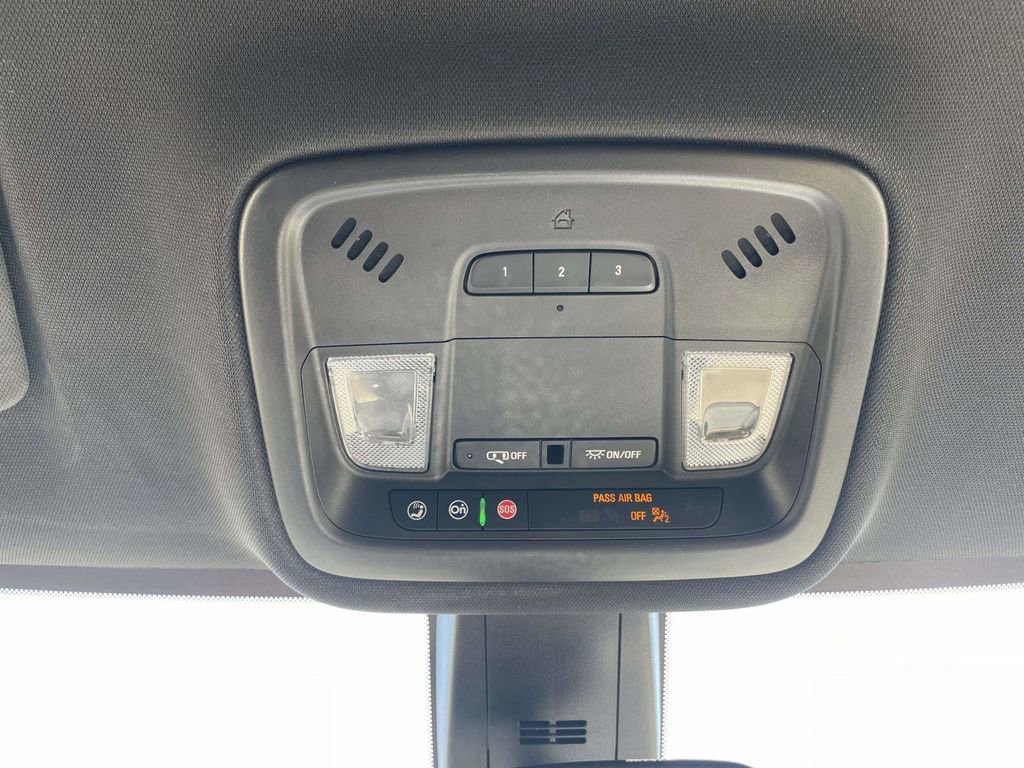 Used 2023 Chevrolet Traverse LT image 28