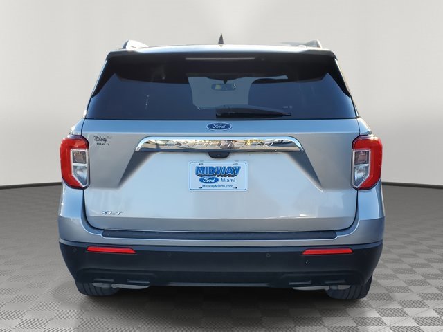Certified 2023 Ford Explorer XLT image 2
