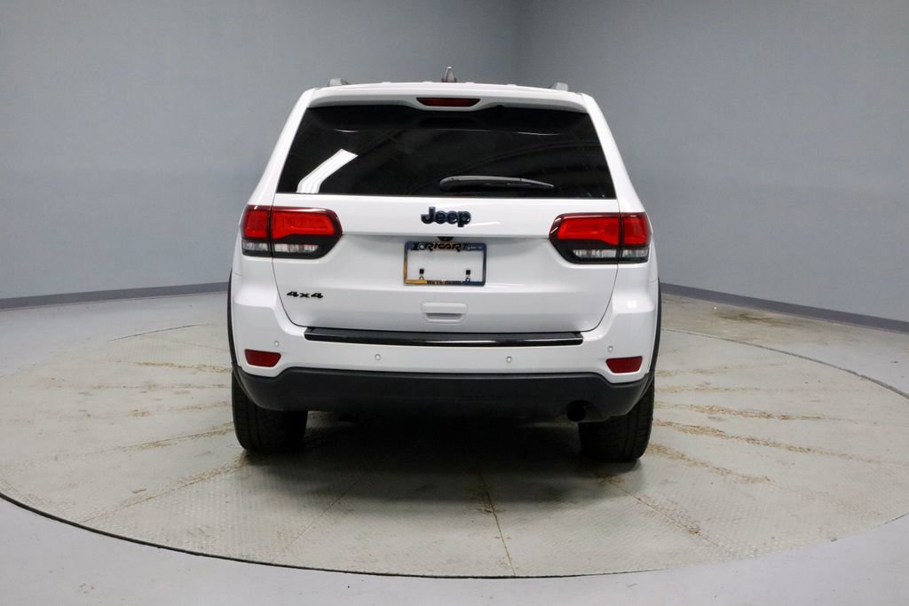 Used 2018 Jeep Grand Cherokee Laredo image 4