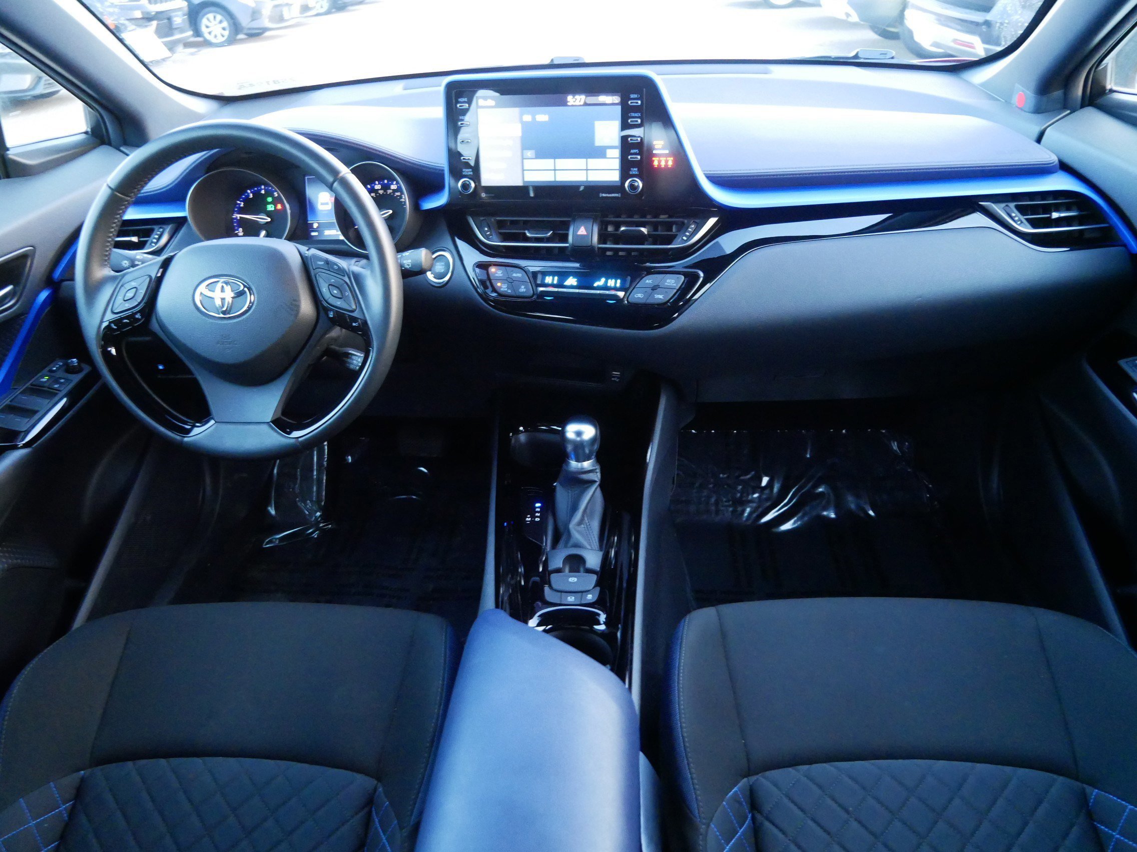 Used 2020 Toyota C-HR XLE image 10