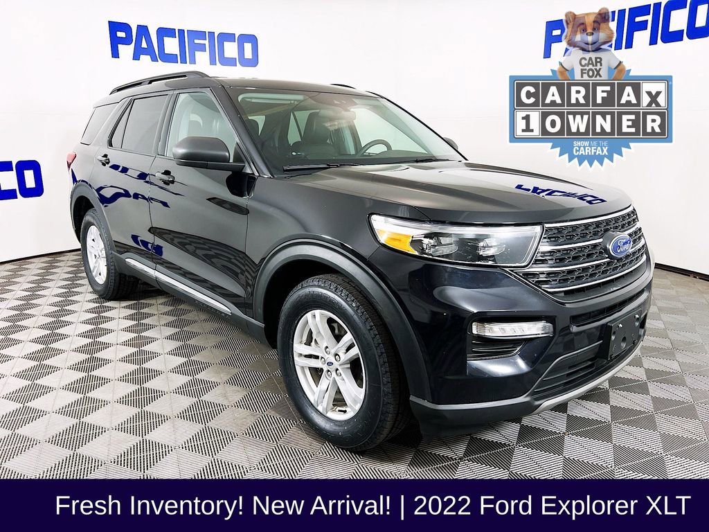Certified 2022 Ford Explorer XLT w/ Equipment Group 202A AWD/4WD image 1