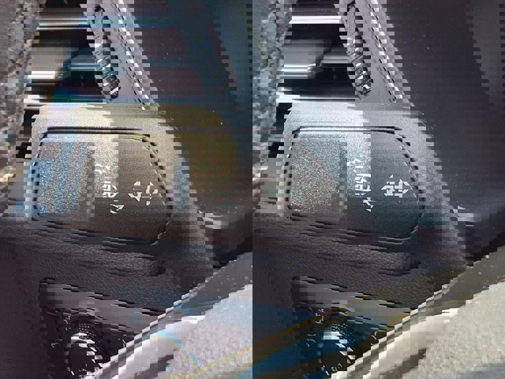 Certified 2023 Ford Escape Platinum w/ Class II Trailer Tow Package image 24