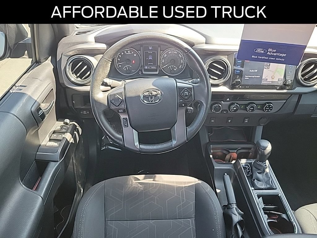 Used 2017 Toyota Tacoma TRD Sport w/ Tow Package (A/T) AWD/4WD image 9