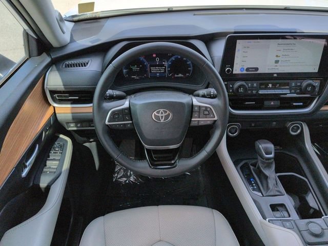 Used 2024 Toyota Grand Highlander Limited FWD image 15