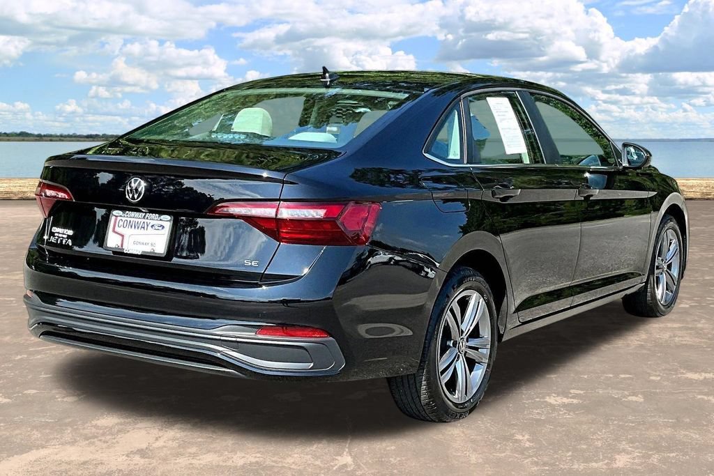 Used 2023 Volkswagen Jetta SE FWD image 8