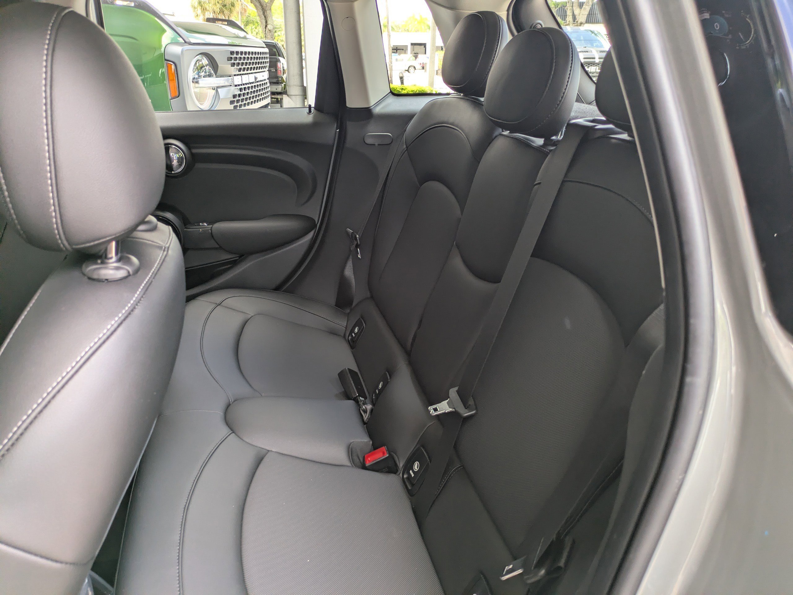 Used 2022 MINI Cooper 4-Door Hardtop w/ Storage Package FWD image 14