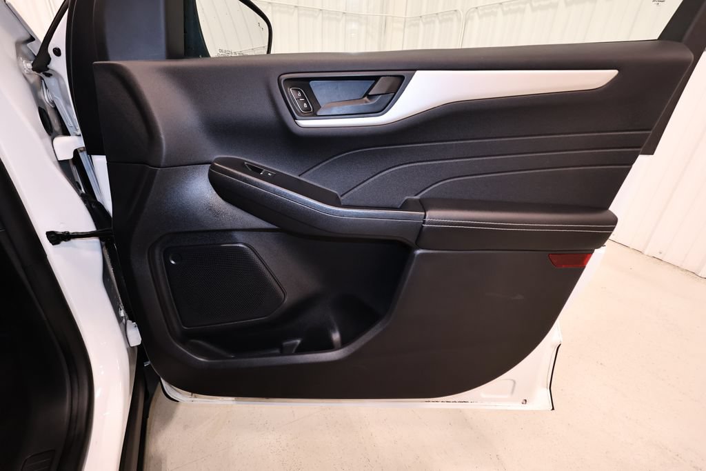 Certified 2022 Ford Escape SE w/ SE Sport Appearance Package AWD/4WD image 18