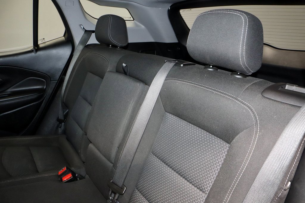 Used 2023 GMC Terrain SLE w/ LPO, Floor Liner Package image 21