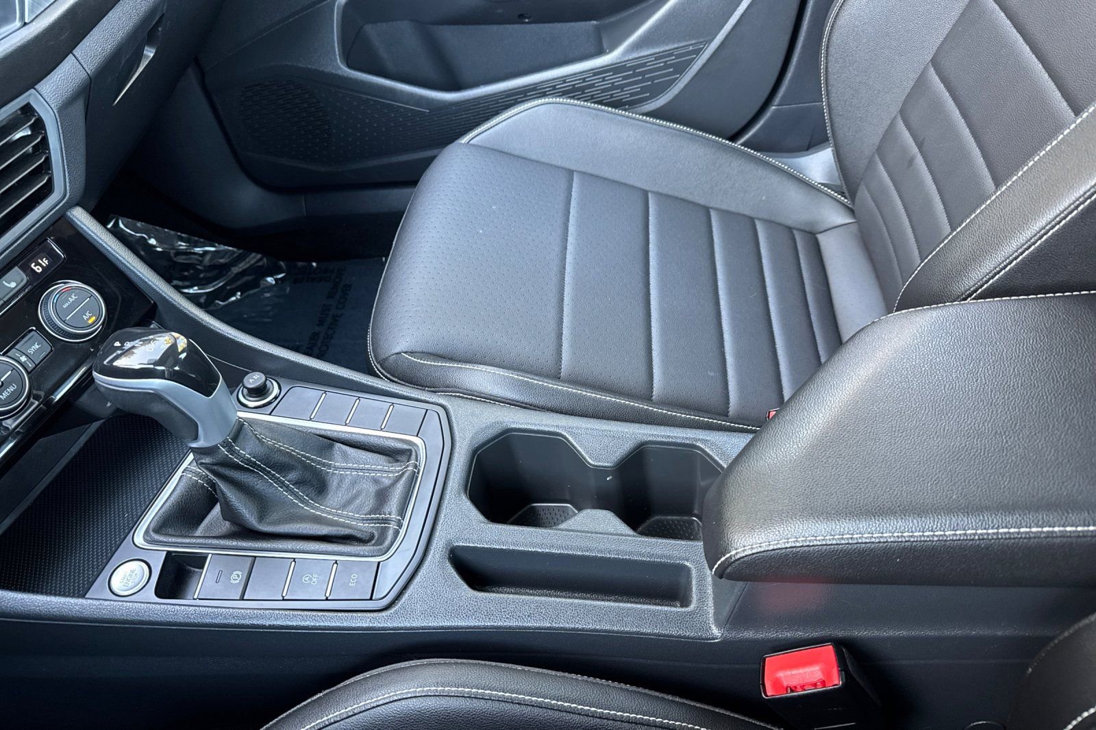 Used 2023 Volkswagen Jetta SE FWD image 31