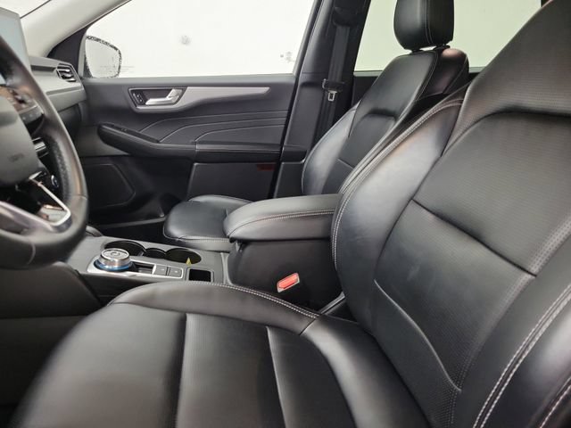 Certified 2025 Ford Escape Platinum AWD/4WD image 19
