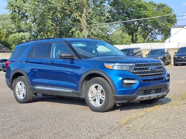 Certified 2022 Ford Explorer XLT w/ Equipment Group 202A