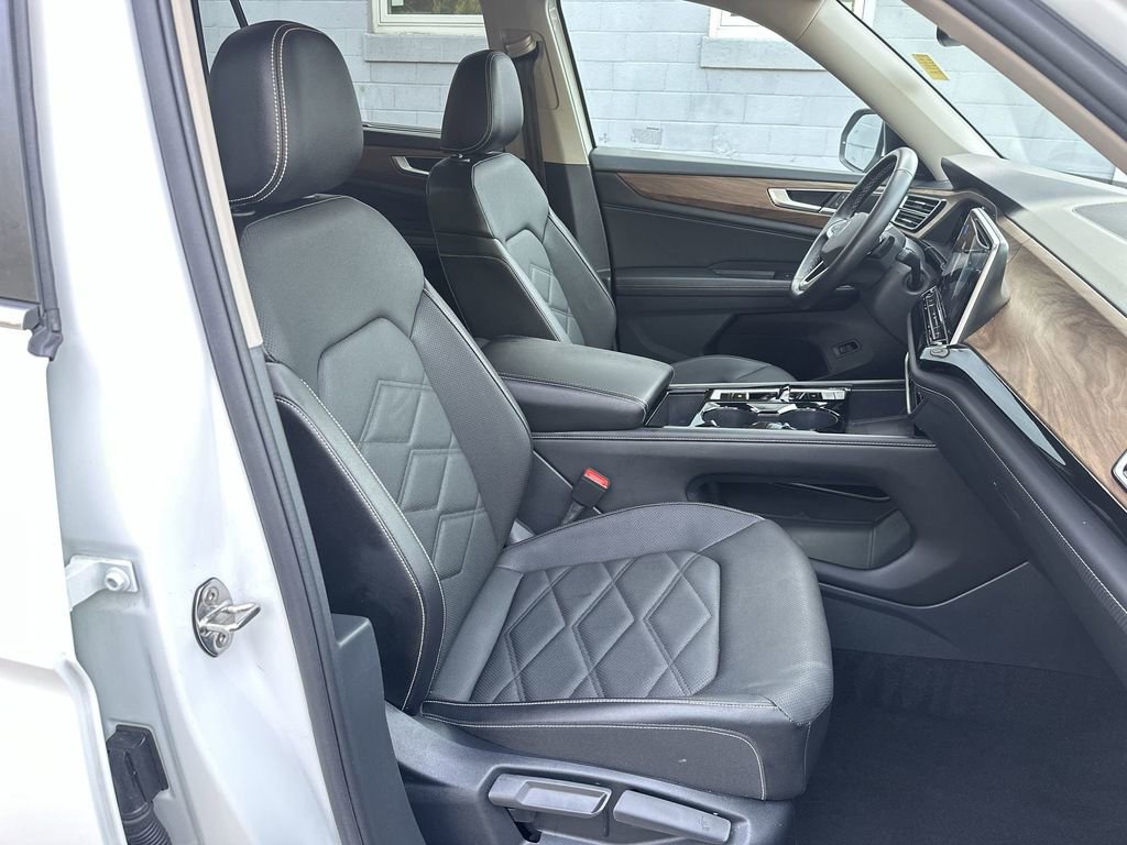 Used 2024 Volkswagen Atlas SE image 24