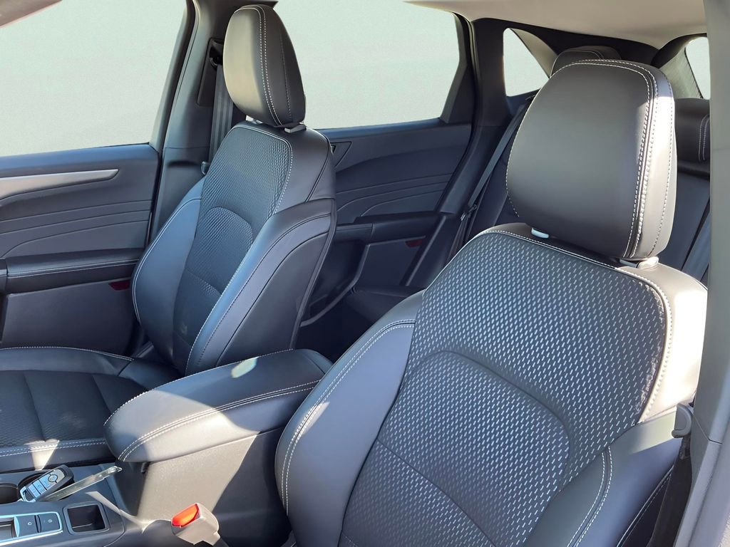 Certified 2026 Ford Escape Base image 29