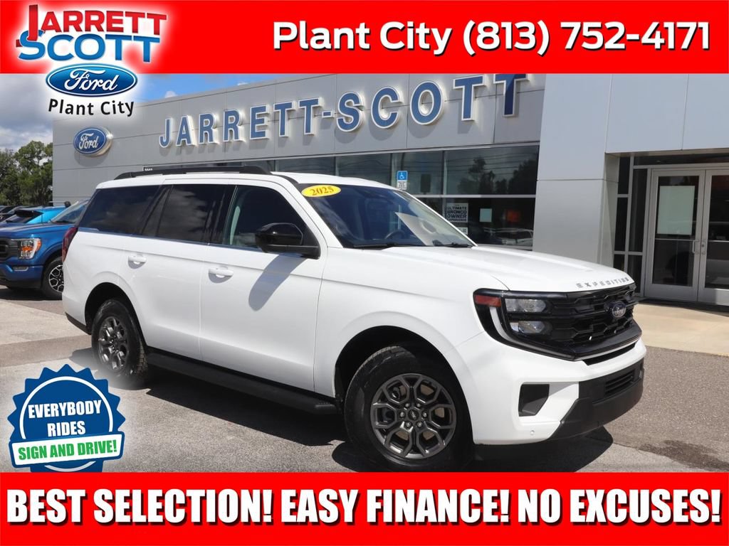 Certified 2025 Ford Expedition Active RWD image 1