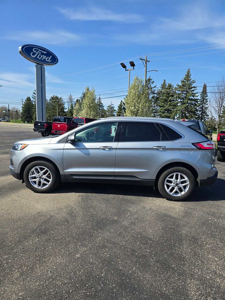 Certified 2024 Ford Edge SEL w/ Convenience Package AWD/4WD image 2