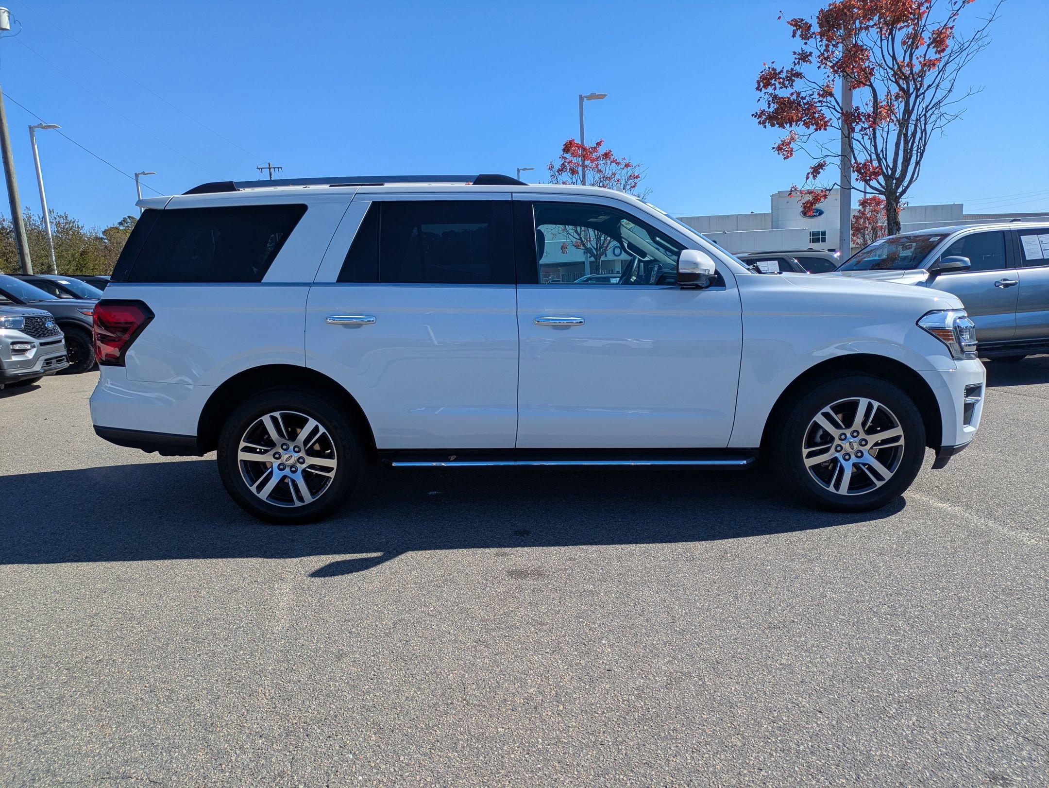 Certified 2023 Ford Expedition Limited image 3