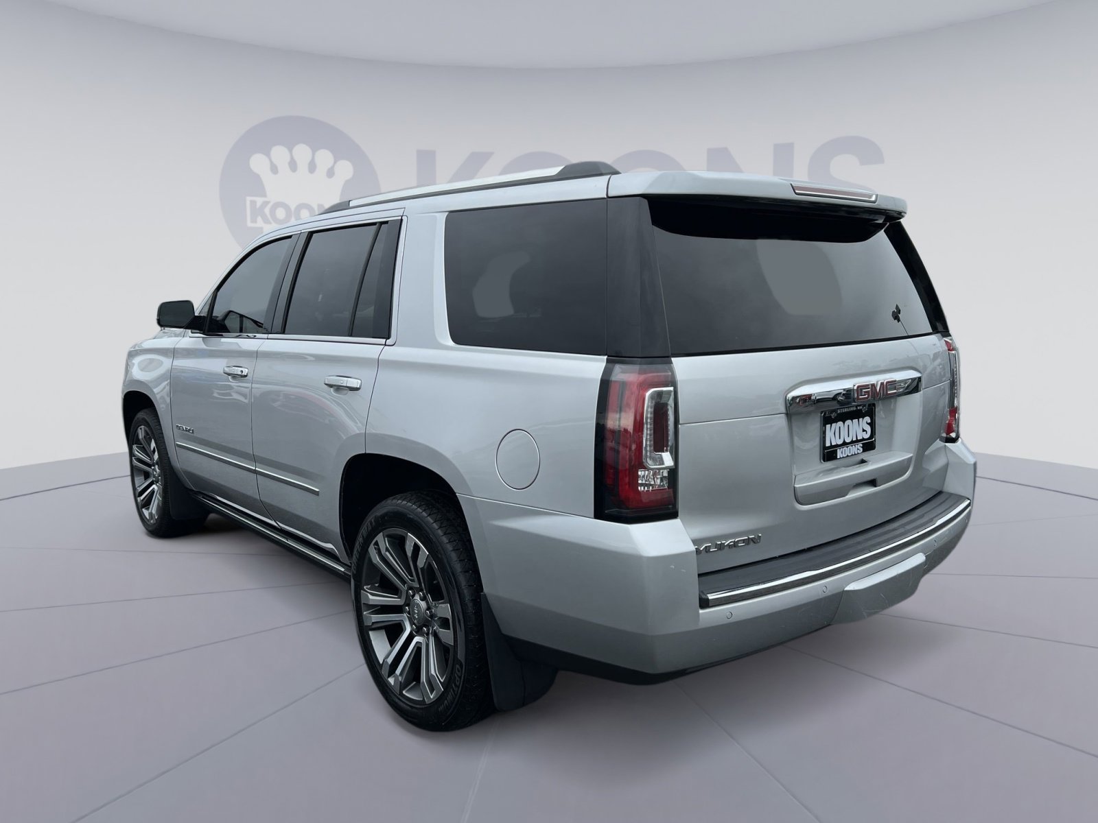 Used 2018 GMC Yukon Denali w/ Denali Ultimate Package AWD/4WD image 8