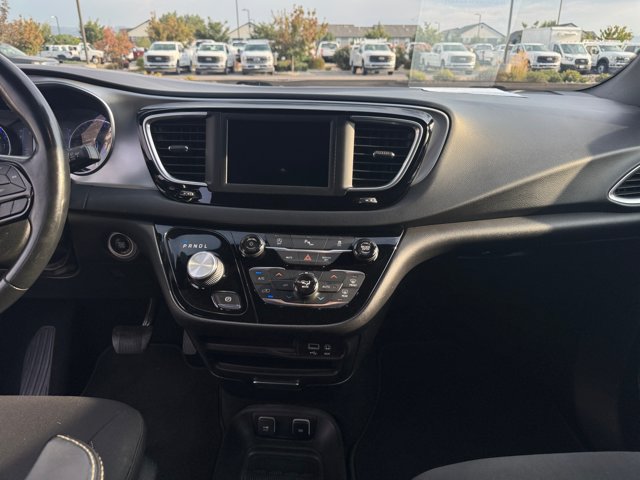 Used 2019 Chrysler Pacifica Touring Plus w/ S Appearance Package FWD image 20