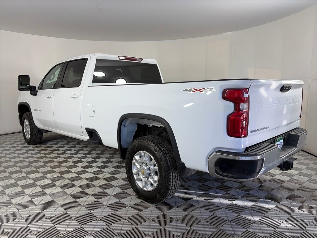 Used 2024 Chevrolet Silverado 3500 LT image 3
