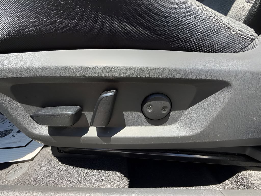 Used 2024 Nissan Rogue SV AWD/4WD image 20