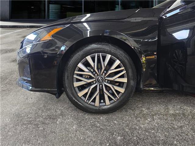 Used 2023 Nissan Altima 2.5 SV FWD image 14