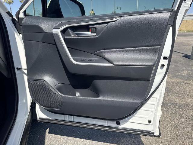 Used 2019 Toyota RAV4 XLE w/ Carpet Mat Package FWD image 30