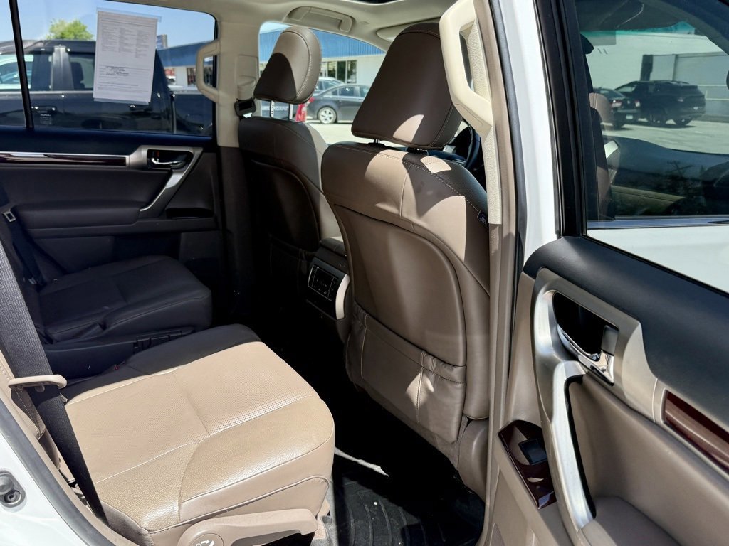 Used 2019 Lexus GX 460 460 image 19