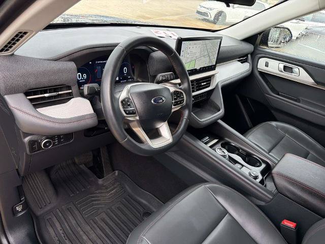 Certified 2025 Ford Explorer Active w/ Active Comfort Package RWD image 18