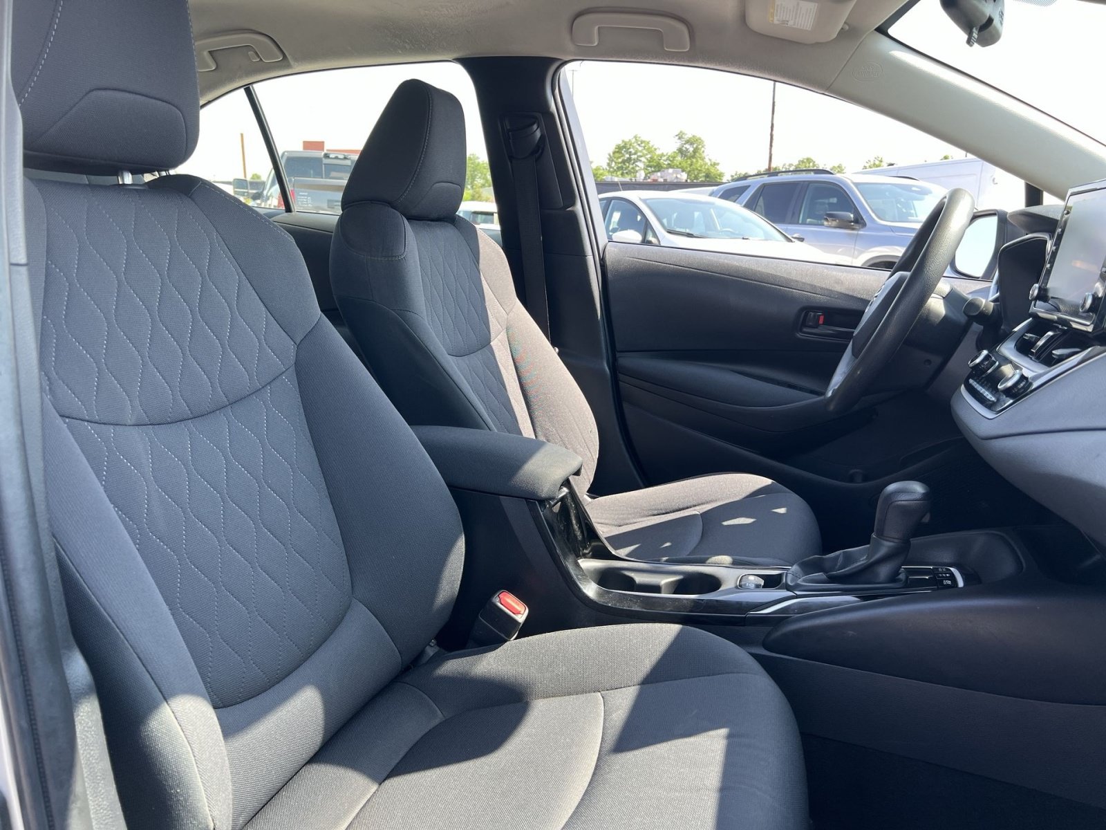 Used 2022 Toyota Corolla LE FWD image 25