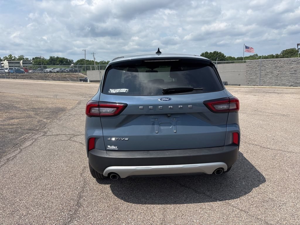 Certified 2025 Ford Escape Active w/ Cold Weather Package FWD image 6