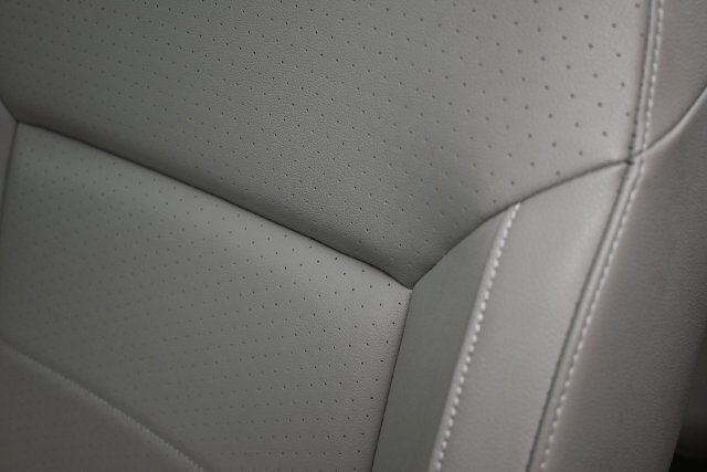 Used 2023 Volkswagen Atlas SE w/ Panoramic Sunroof Package FWD image 12