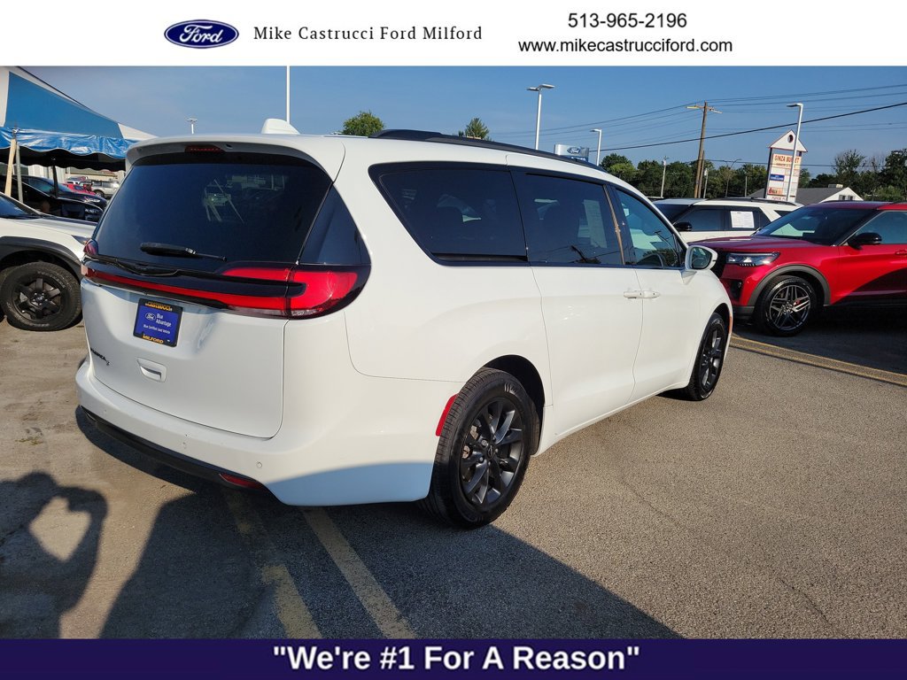 Used 2021 Chrysler Pacifica Touring w/ S Appearance Package FWD image 6
