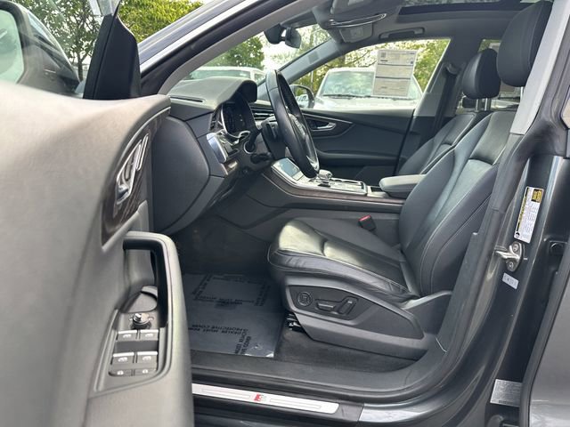 Used 2020 Audi Q8 Premium Plus AWD/4WD image 20