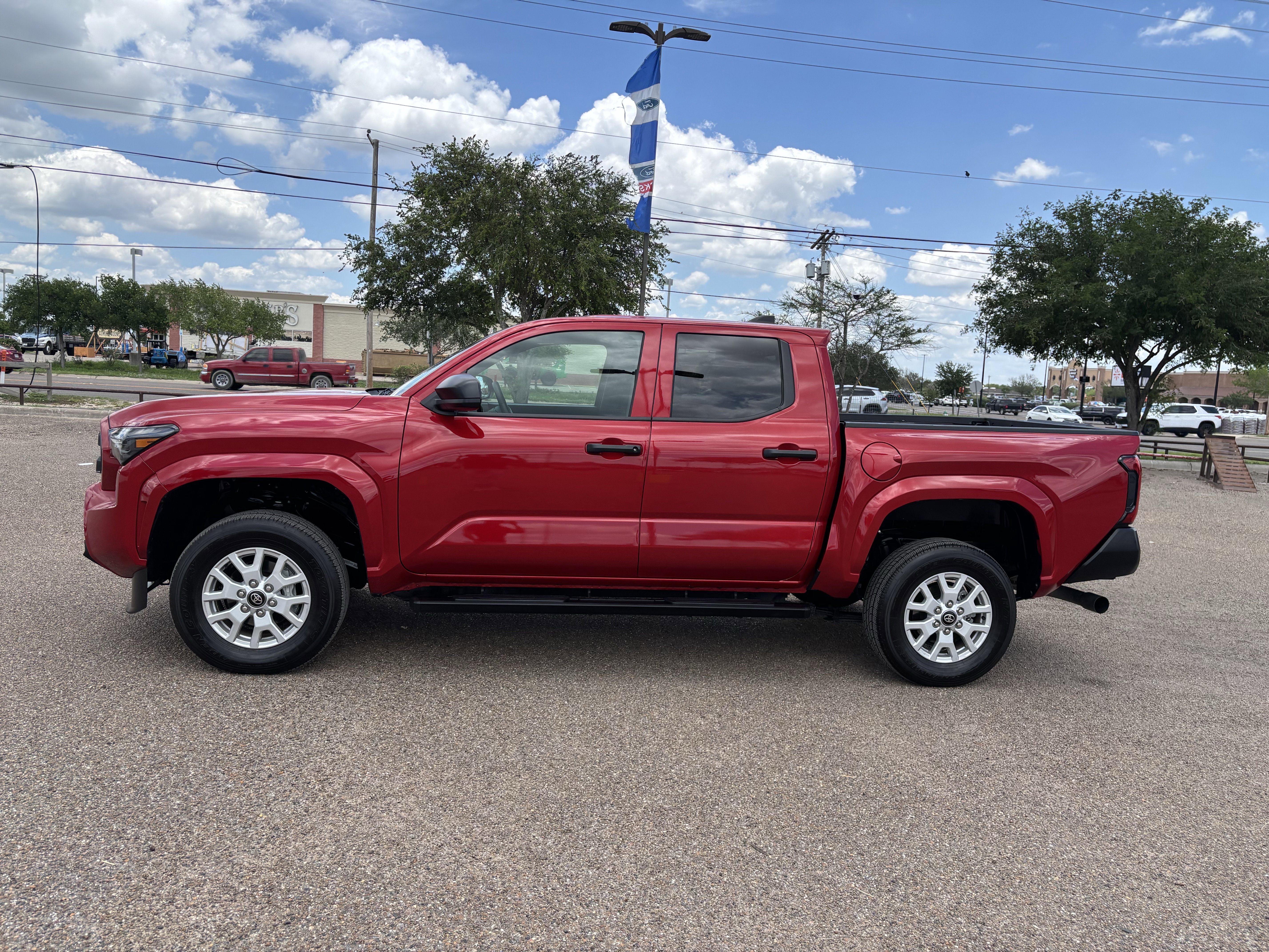 Used 2025 Toyota Tacoma SR RWD image 2