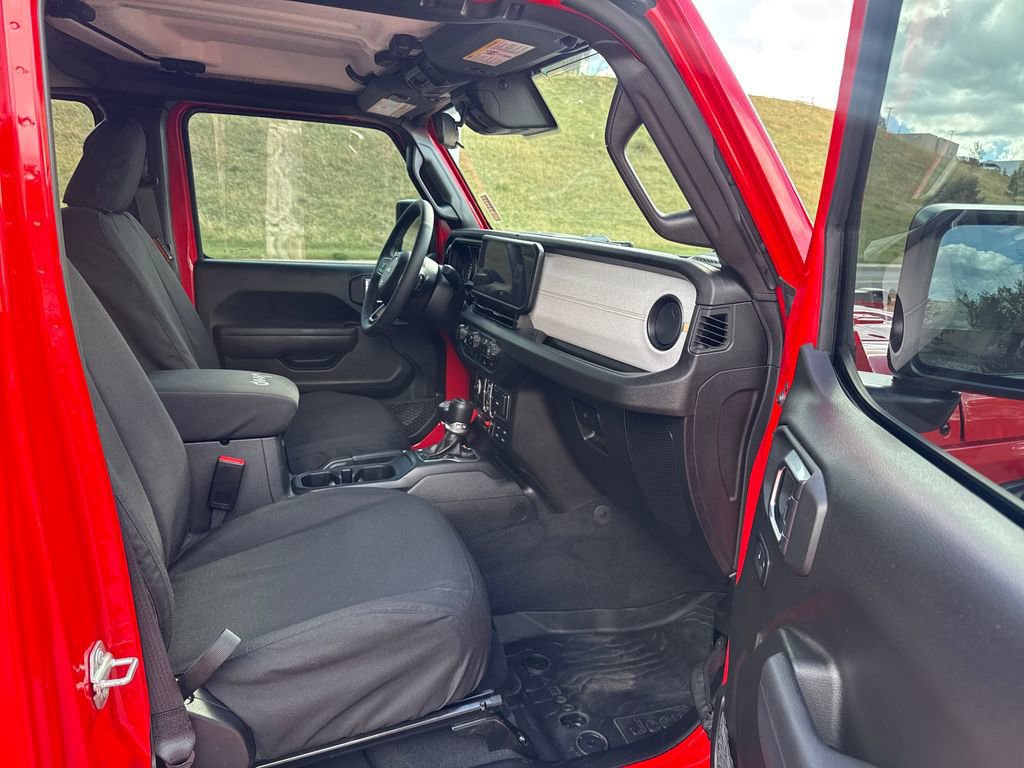Used 2025 Jeep Wrangler Unlimited Sport AWD/4WD image 30
