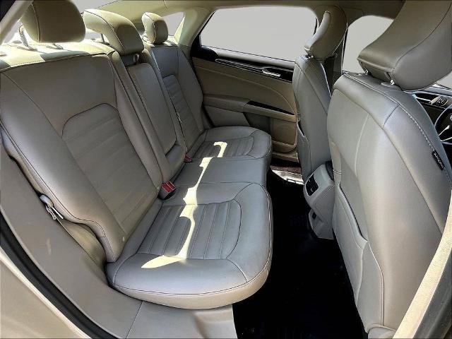 Certified 2017 Ford Fusion SE w/ Fusion SE Technology Package FWD image 25