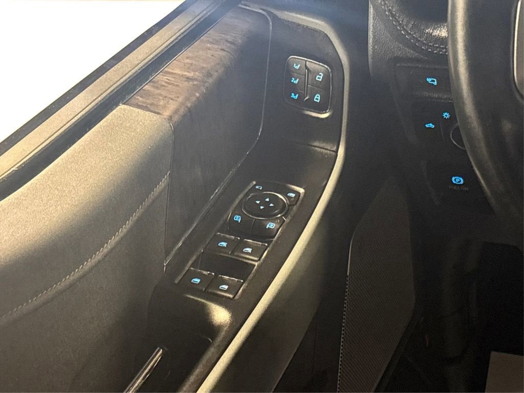 Certified 2022 Ford F150 Lightning Lariat w/ Max Trailer Tow Package image 36