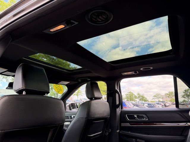 Certified 2018 Ford Explorer Platinum AWD/4WD image 11