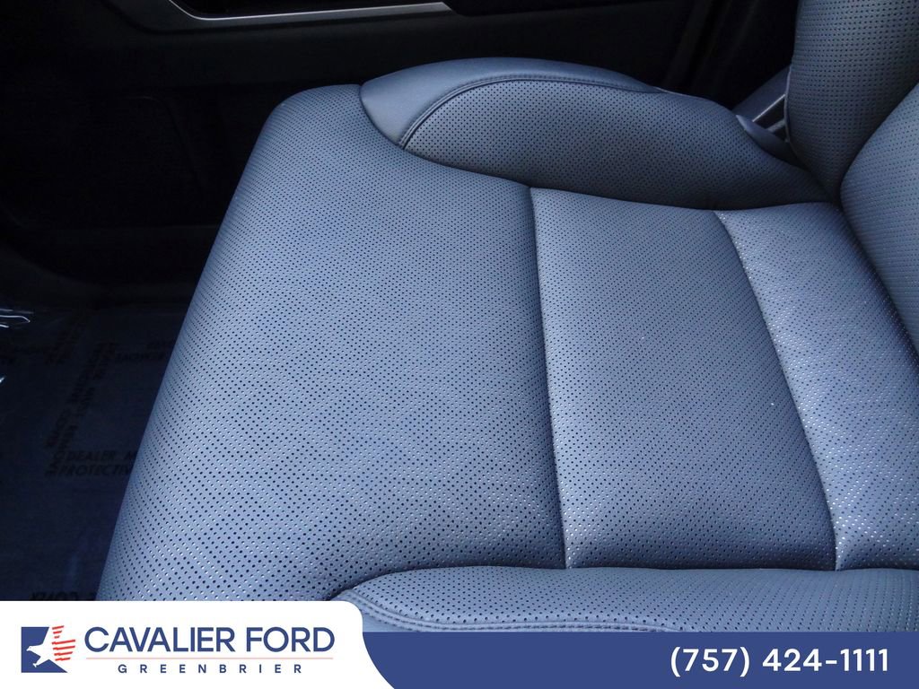 Used 2025 Toyota Tundra SR5 w/ SR5 Premium Package AWD/4WD image 31