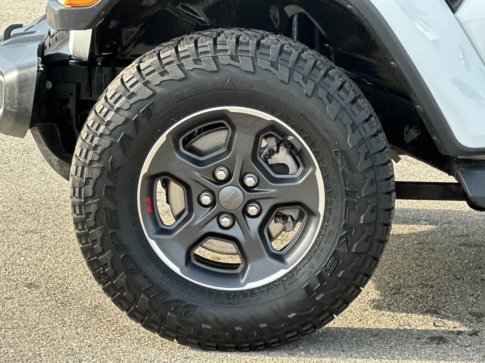 Used 2020 Jeep Wrangler Unlimited Sahara image 26