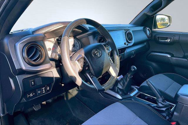 Used 2022 Toyota Tacoma TRD Sport w/ Technology Package image 19