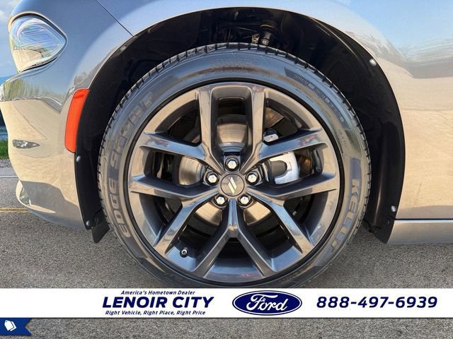 Used 2022 Dodge Charger SXT w/ Blacktop Package image 9