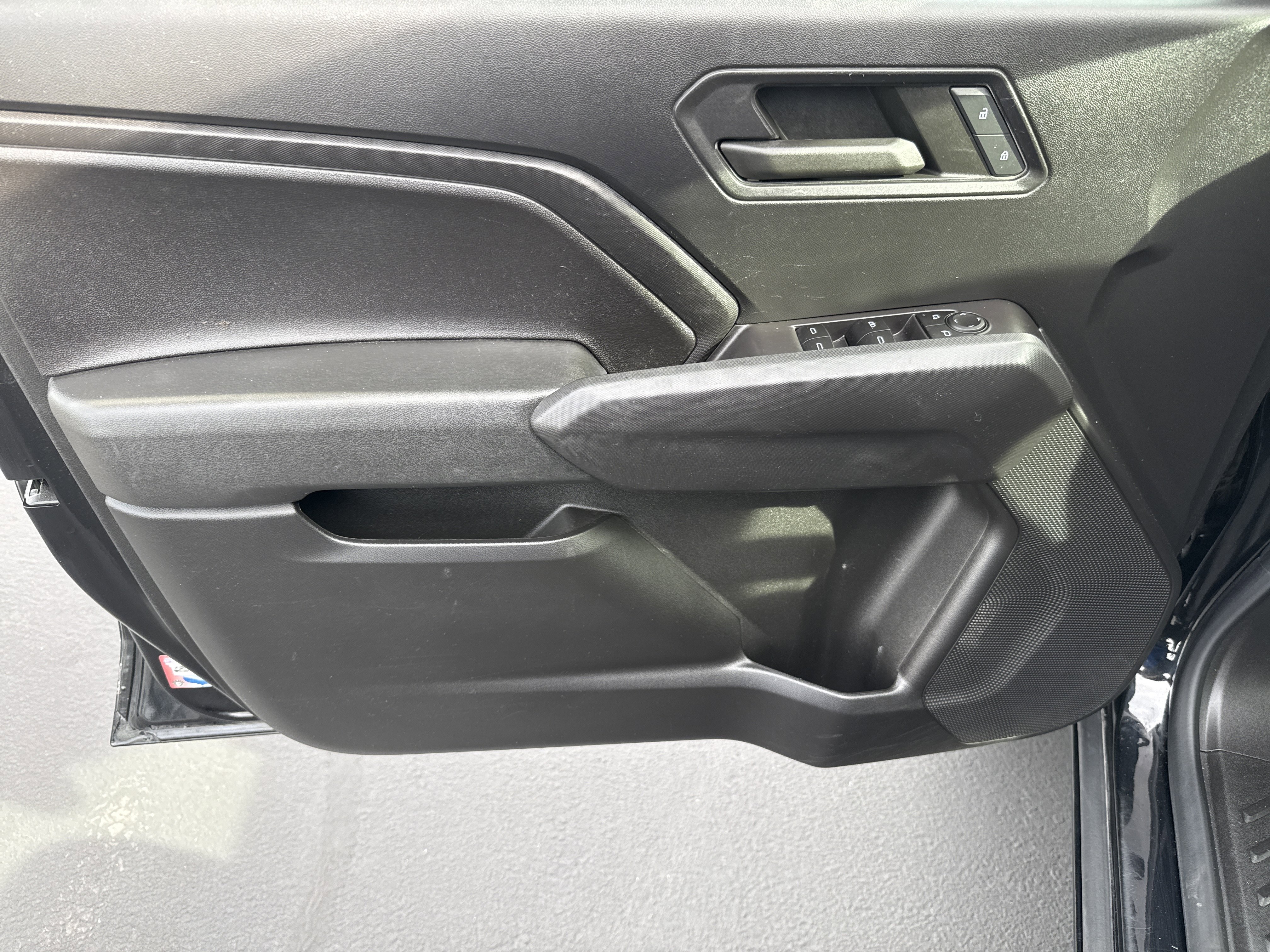 Used 2023 Chevrolet Colorado Trail Boss w/ Technology Package AWD/4WD image 15