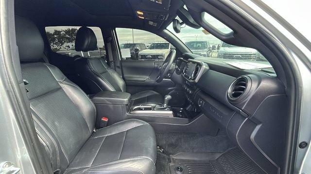 Used 2023 Toyota Tacoma TRD Off-Road w/ TRD Premium Off Road Package AWD/4WD image 11