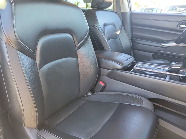 Used 2022 Nissan Pathfinder SL w/ SL Black Package image 24